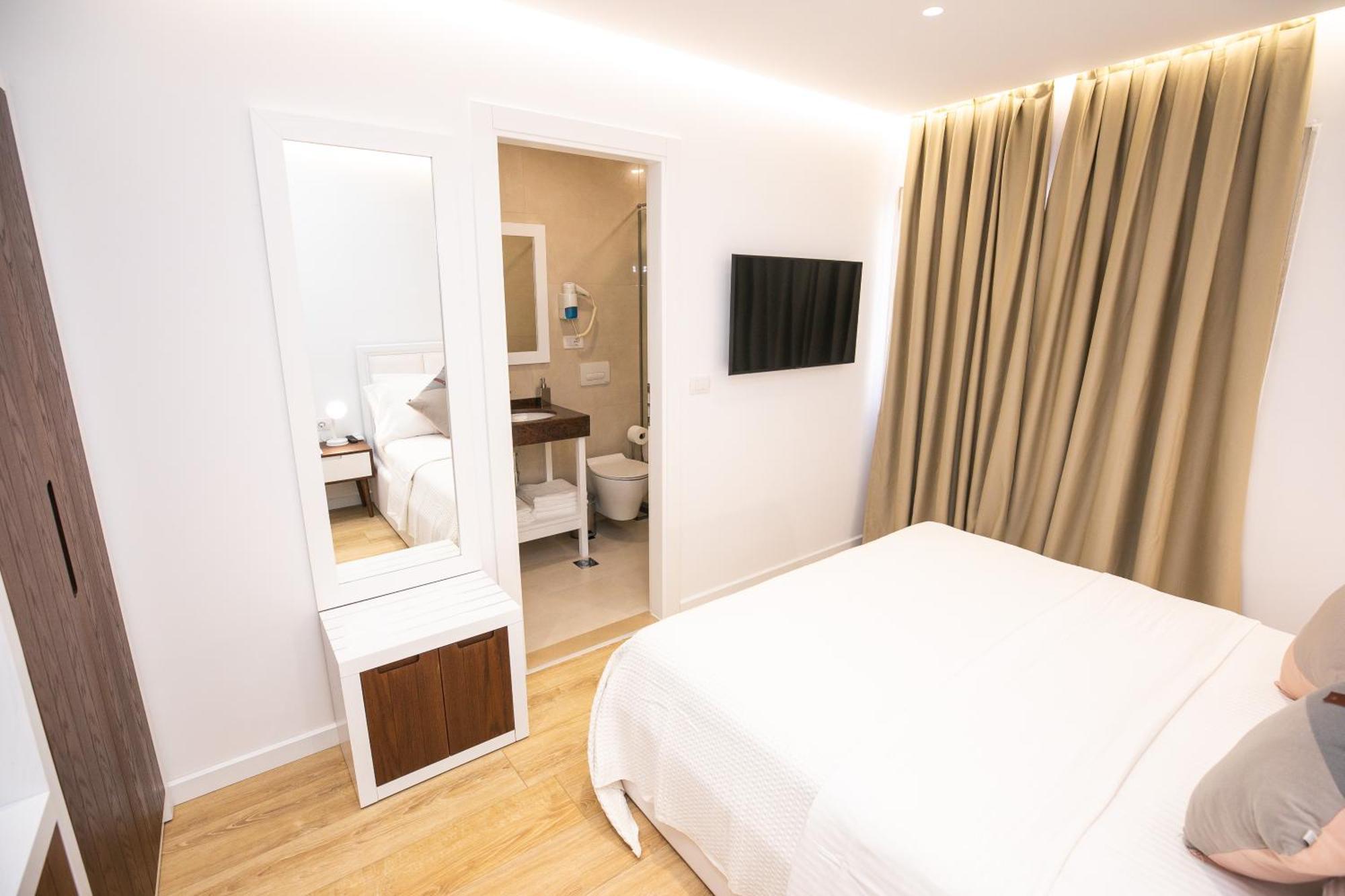 Hotel Elior Tirana Quarto foto